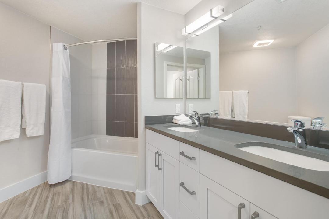 Photo of Bathroom in La Brea