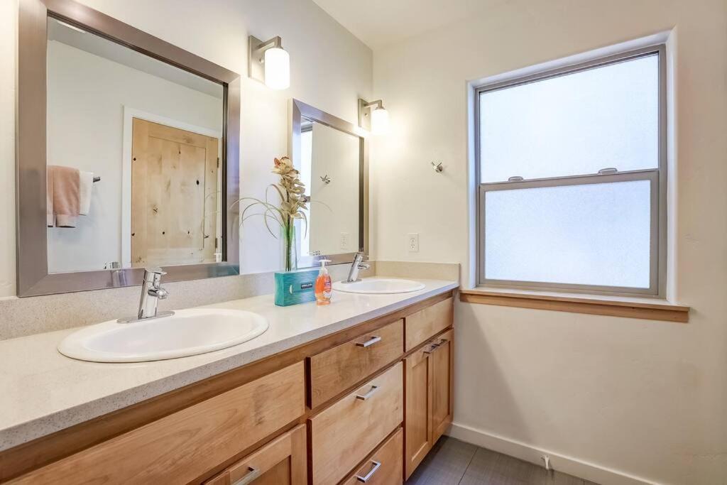 Photo of Bathroom in Black Bart
