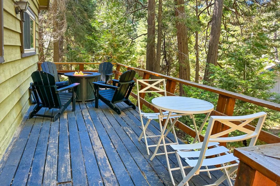 Photo of Patio Balcony in Cedar Glen
