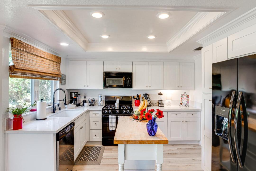Photo of Kitchen in Estates at Canyon Crest