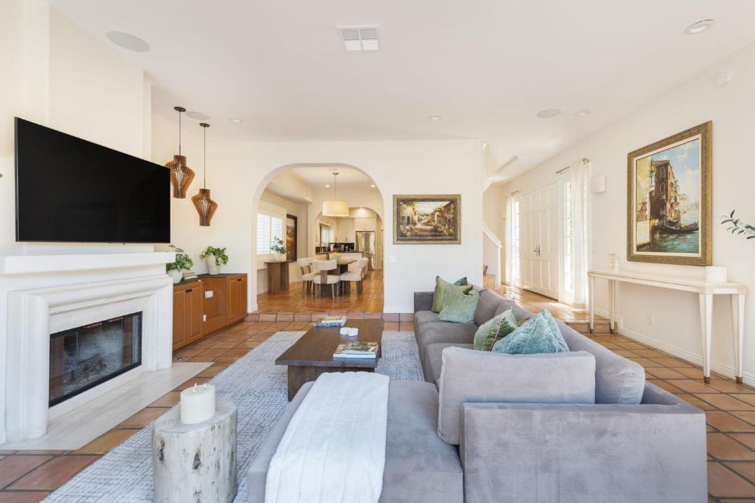 Photo of Livingroom in Venice Canals