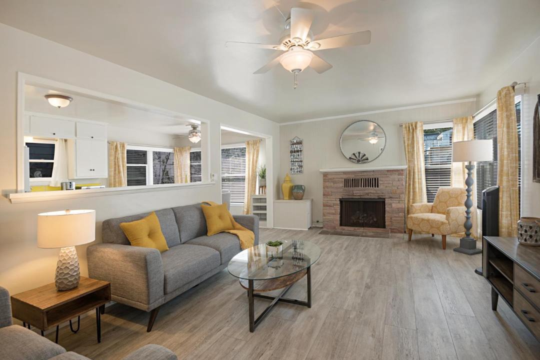 Photo of Livingroom in Balboa Island