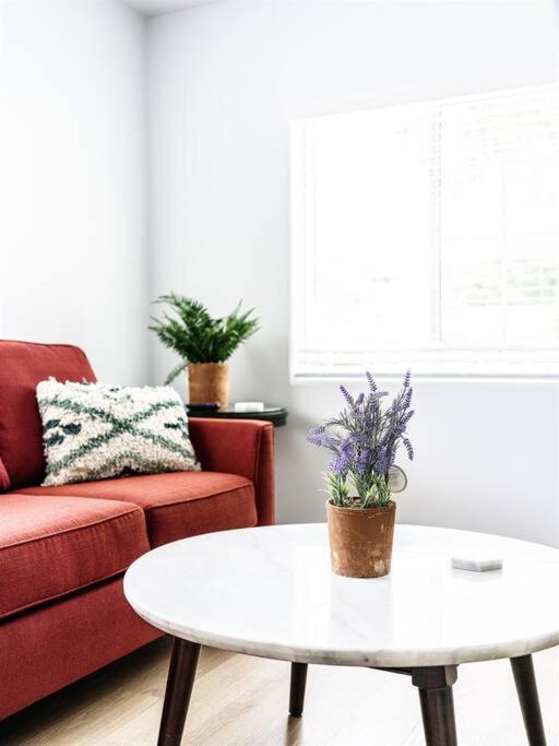Photo of Livingroom in Fullerton