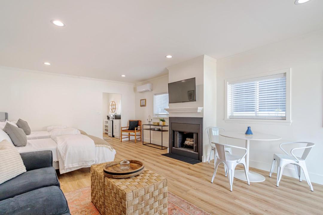 Photo of Livingroom in Sherman Oaks