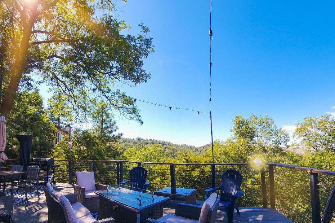 Photo of Patio Balcony in Lake Arrowhead