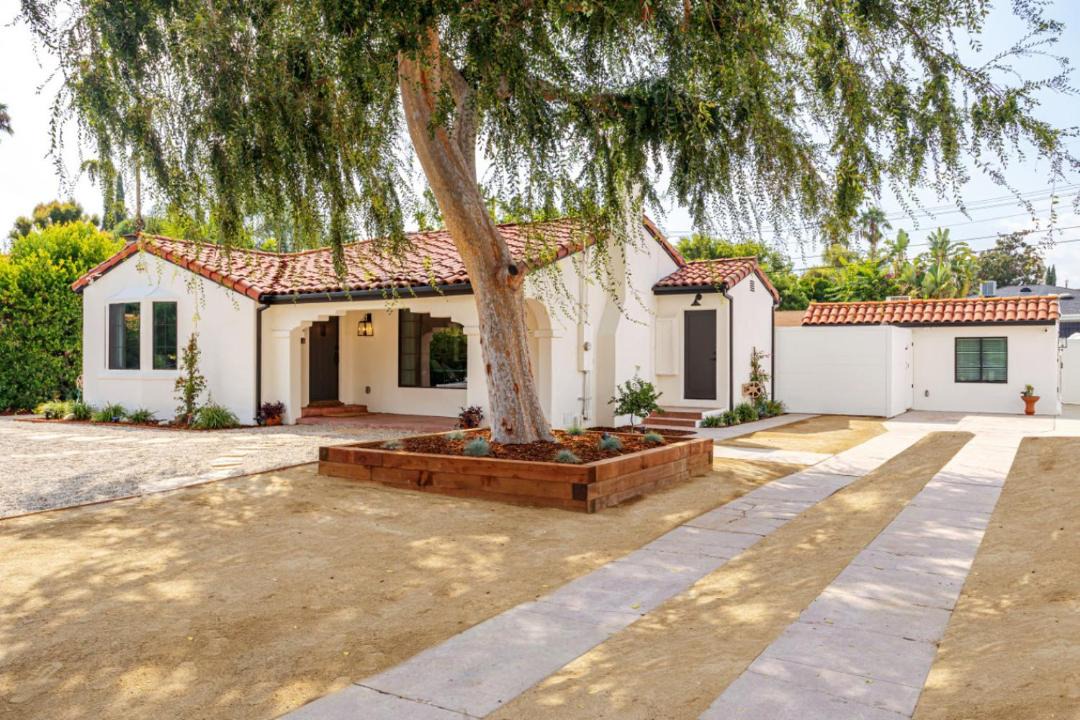 Photo of Buildings in Sherman Oaks