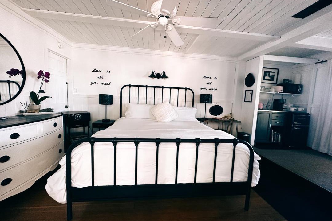 Photo of Bedroom in Crestline