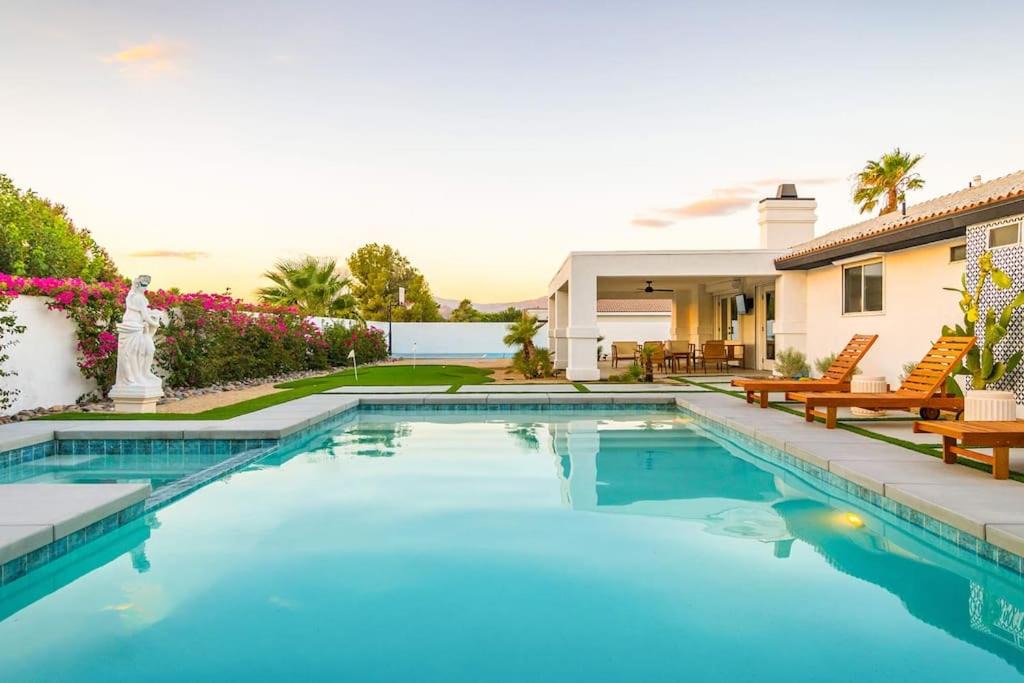 Photo of Outdoor in Desert Park Estates