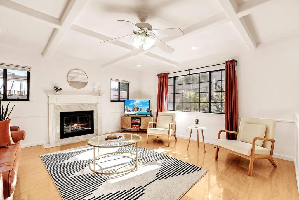 Photo of Livingroom in Castro Valley