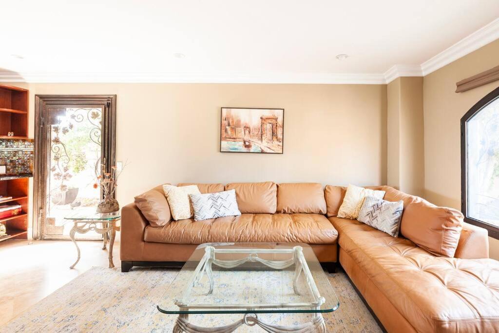 Photo of Livingroom in Calabasas