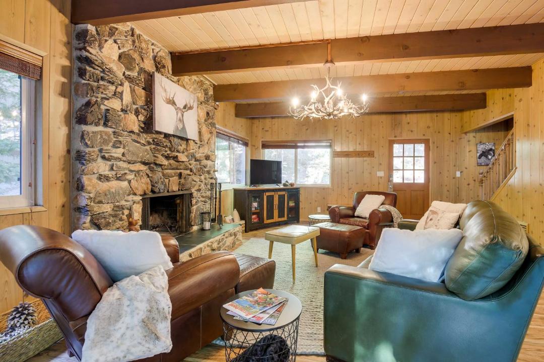 Photo of Livingroom in Cedar Glen