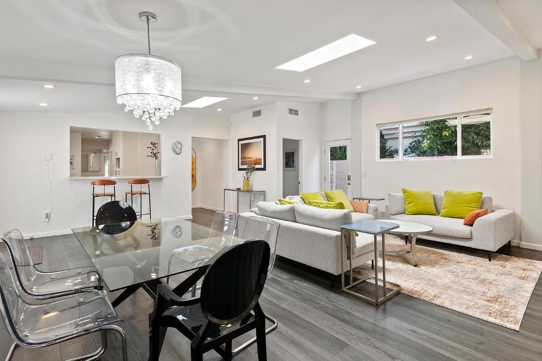 Photo of Livingroom in North Hollywood