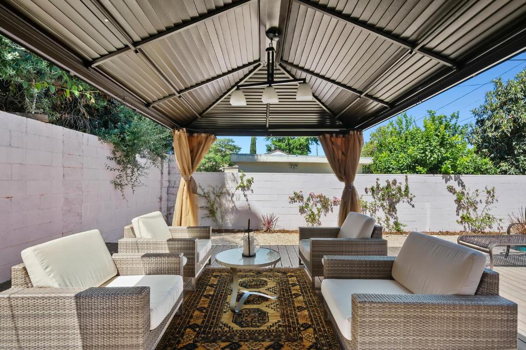 Photo of Patio Balcony in North Hollywood