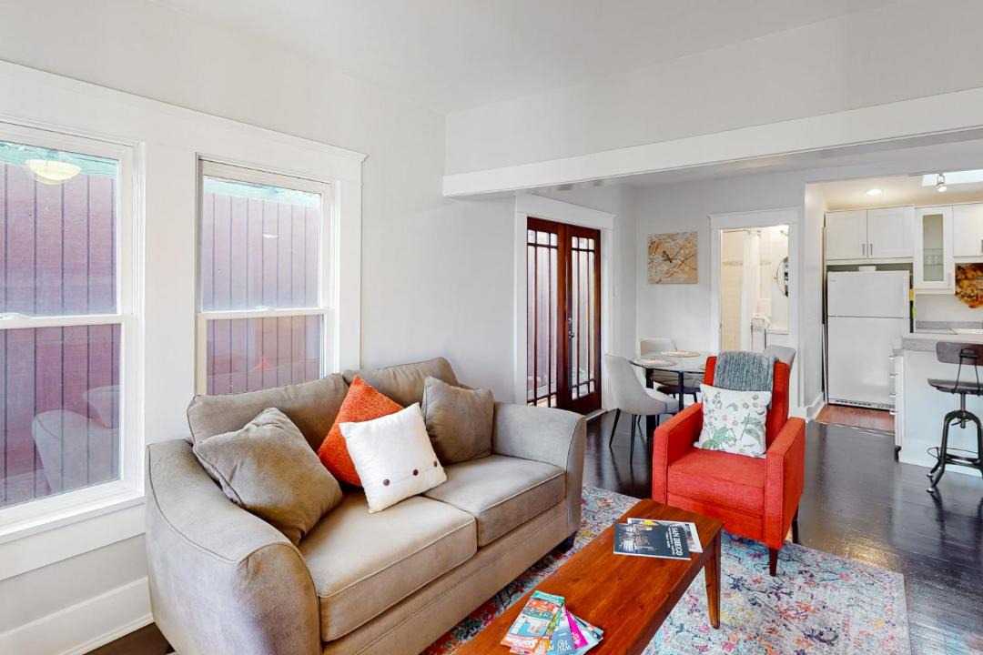 Photo of Livingroom in University Heights