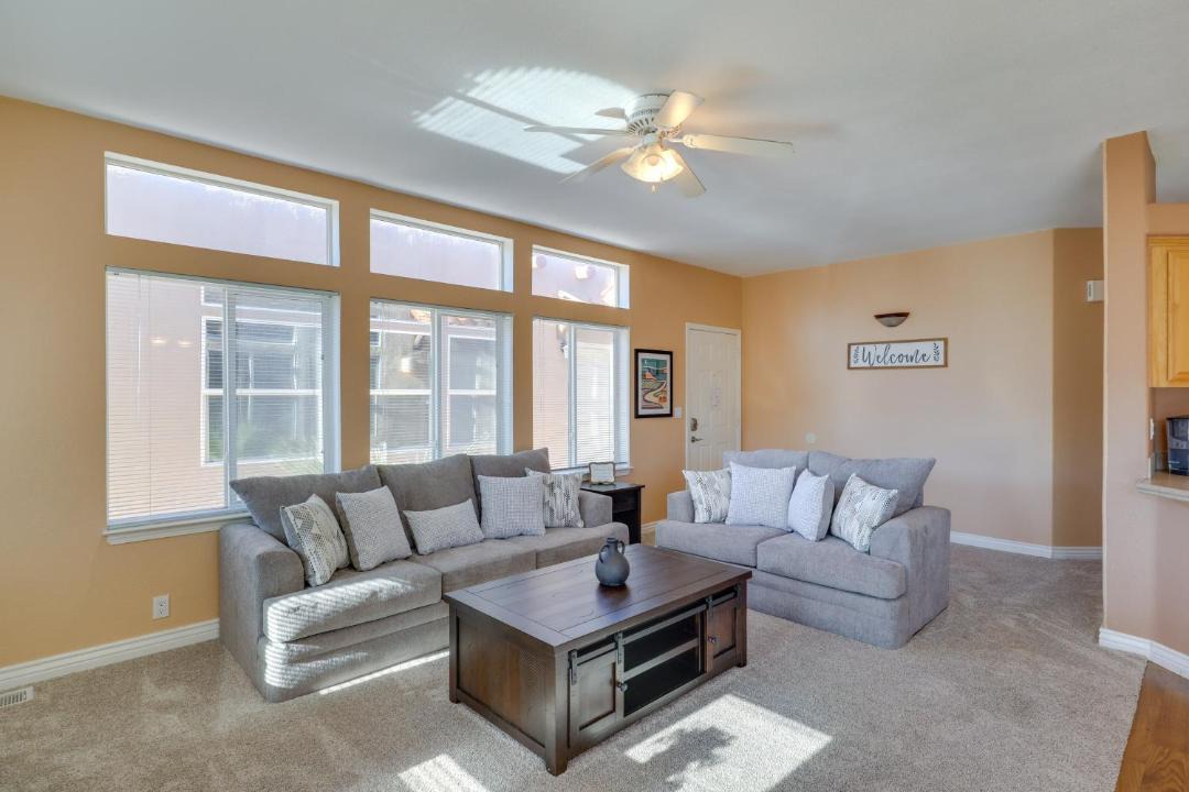 Photo of Livingroom in Needles