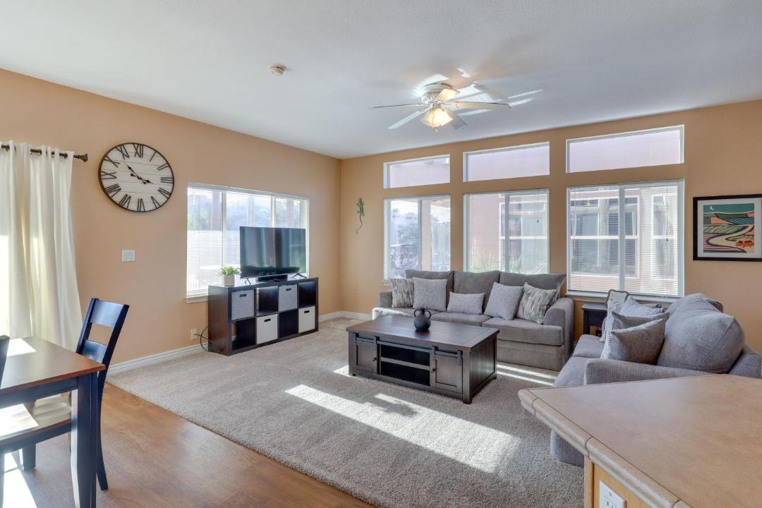 Photo of Livingroom in Needles
