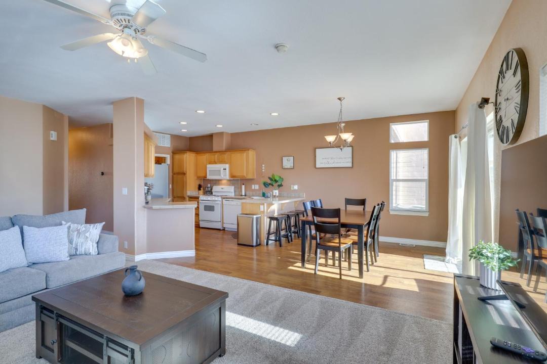 Photo of Livingroom in Needles