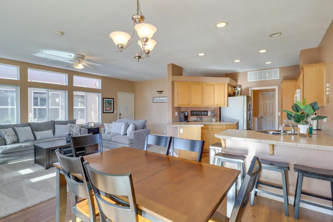 Photo of Livingroom in Needles