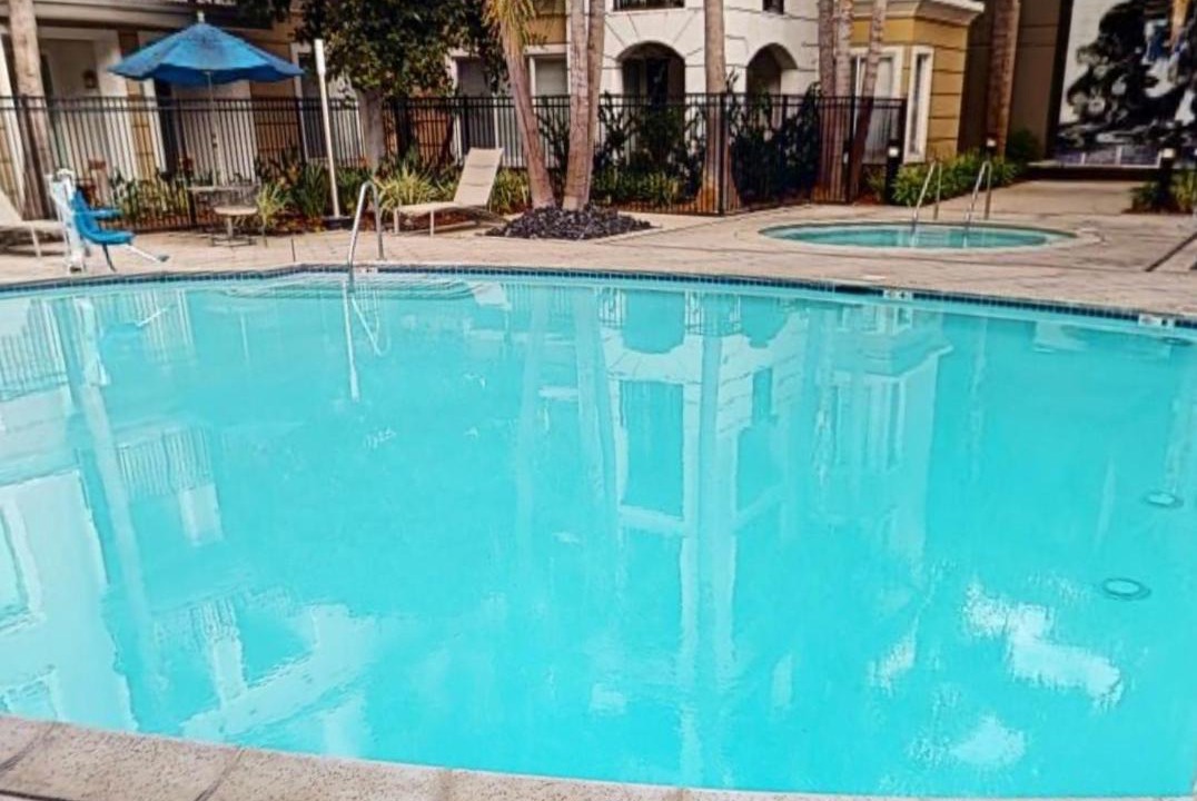 Photo of Others in Del Rey