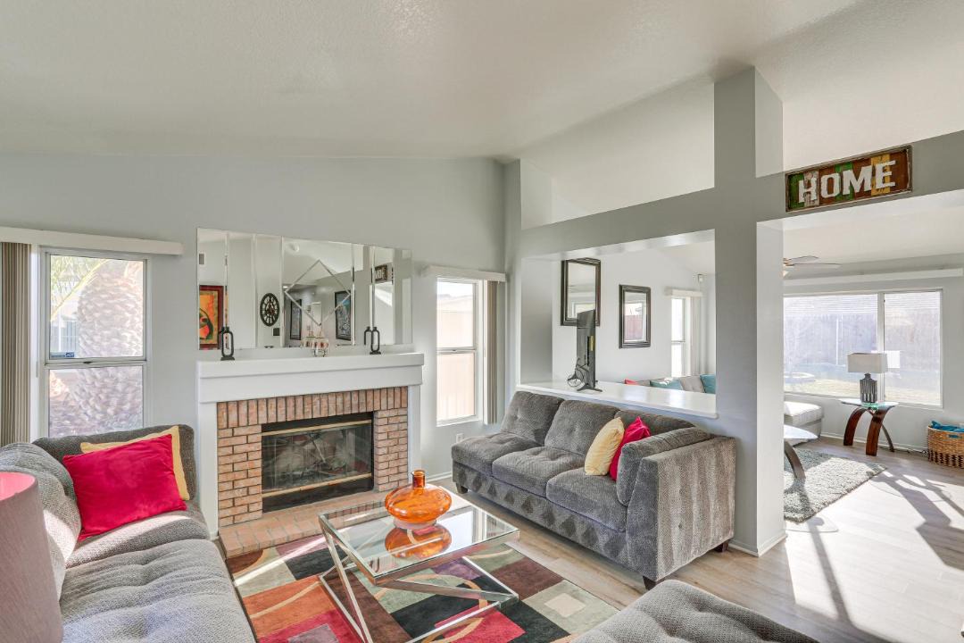 Photo of Livingroom in Victorville