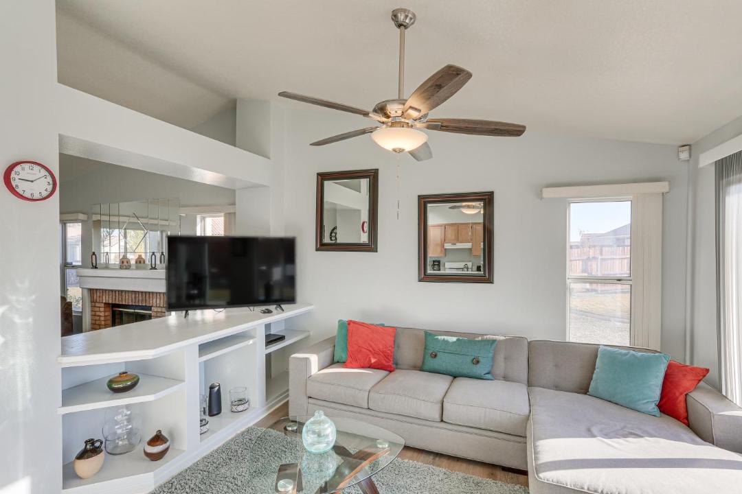 Photo of Livingroom in Victorville