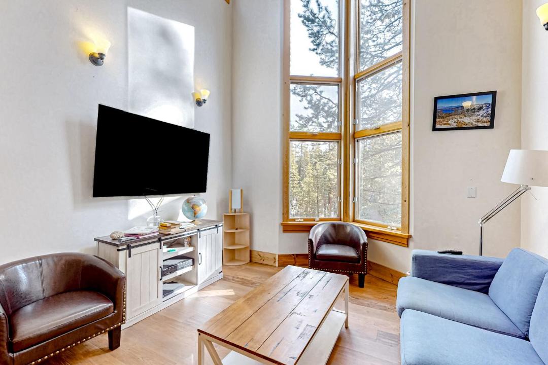 Photo of Livingroom in Serene Lakes