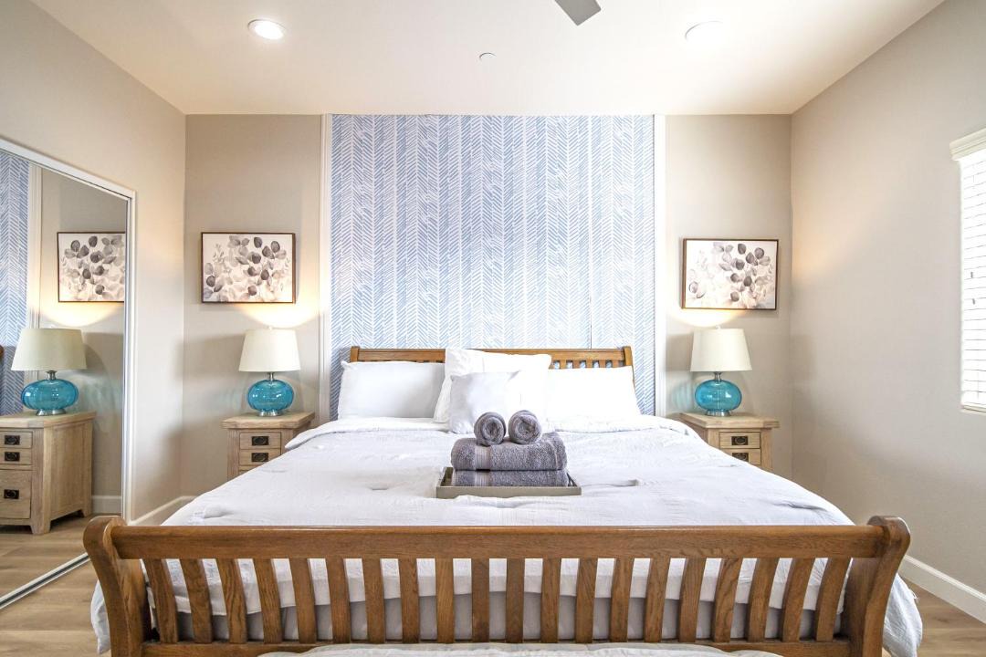 Photo of Bedroom in Midway City