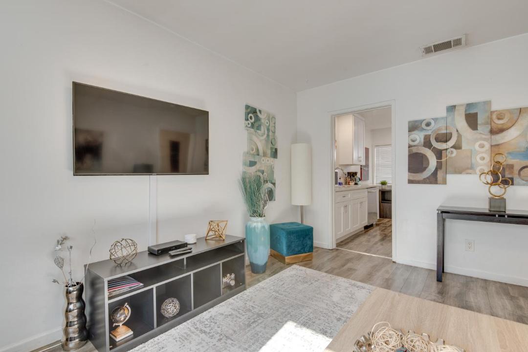 Photo of Livingroom in Sherman Oaks