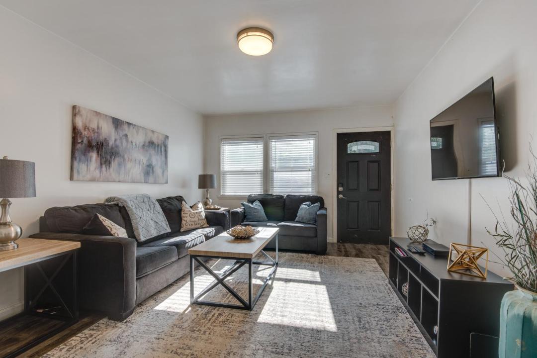Photo of Livingroom in Sherman Oaks