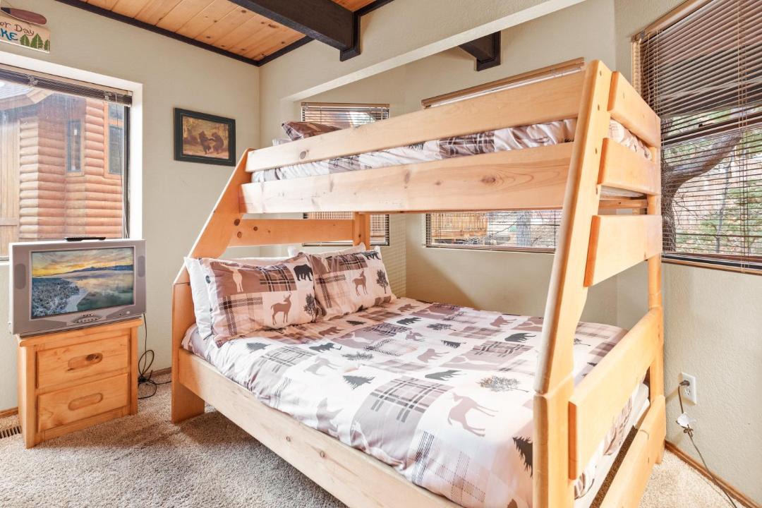 Photo of Bedroom in Upper Moonridge