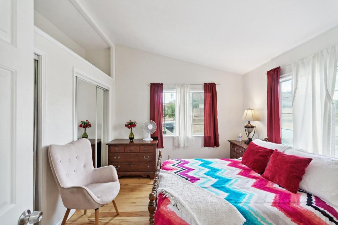 Photo of Bedroom in Lake Elsinore