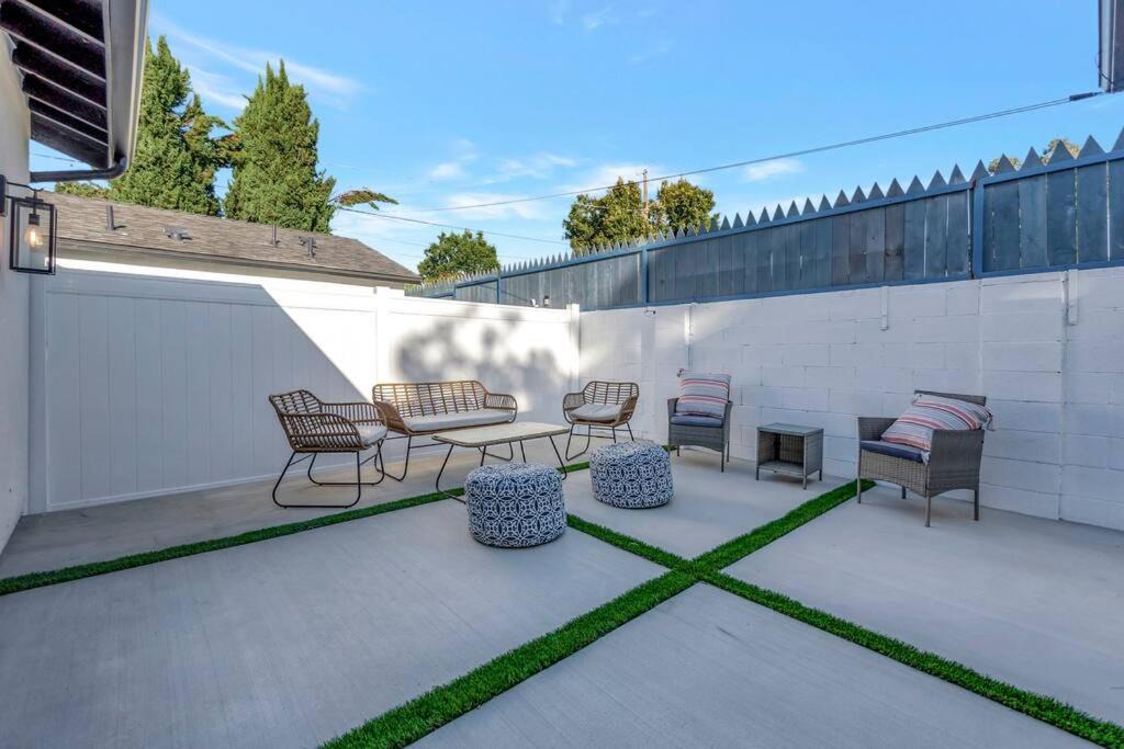 Photo of Patio Balcony in North Hollywood