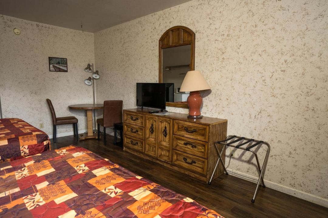 Photo of Bedroom in Lakehead-Lakeshore
