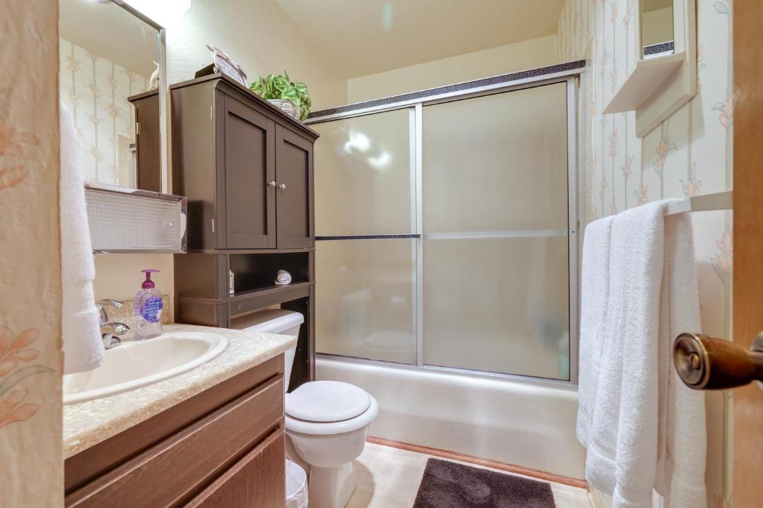 Photo of Bathroom in Pinecrest