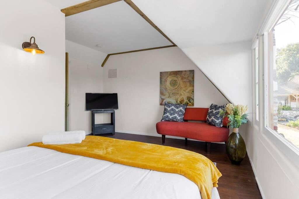 Photo of Bedroom in Newhall