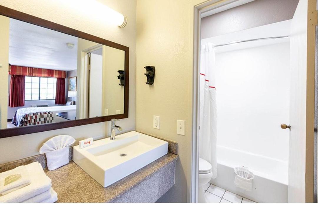 Photo of Bathroom in Lompoc