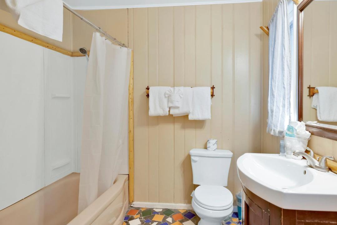 Photo of Bathroom in Big Bear Lake
