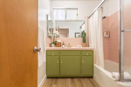 Photo of Bathroom in Ladera Heights