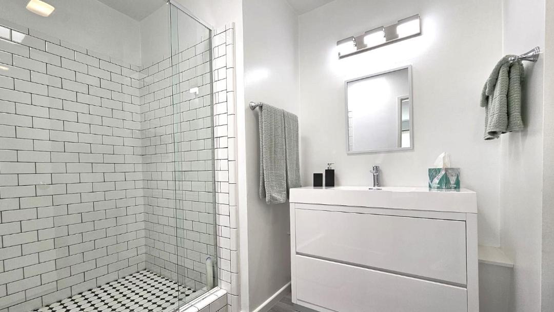 Photo of Bathroom in North of Wilshire