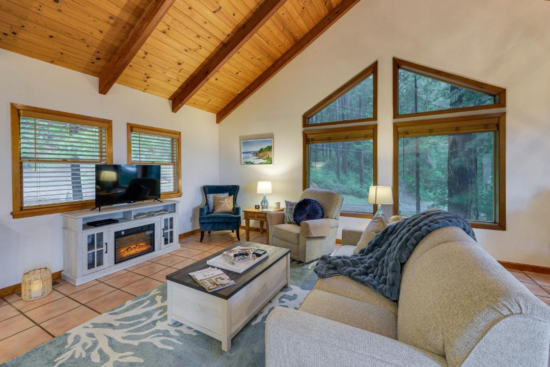 Photo of Livingroom in Gualala