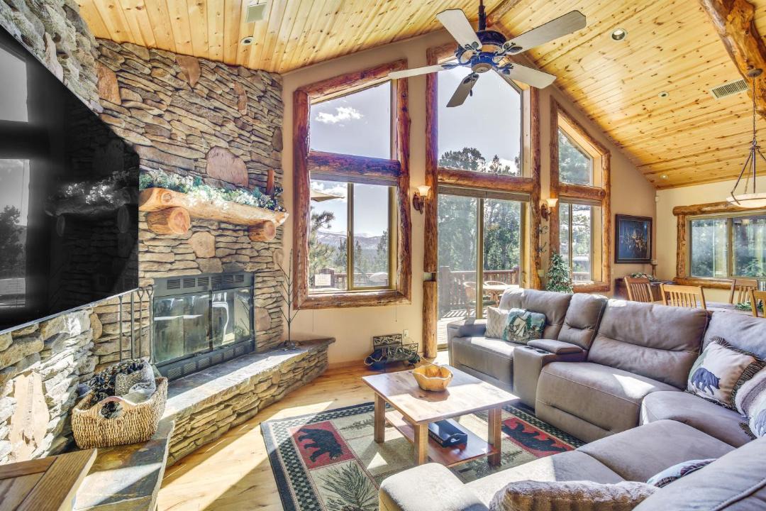 Photo of Livingroom in Big Bear City
