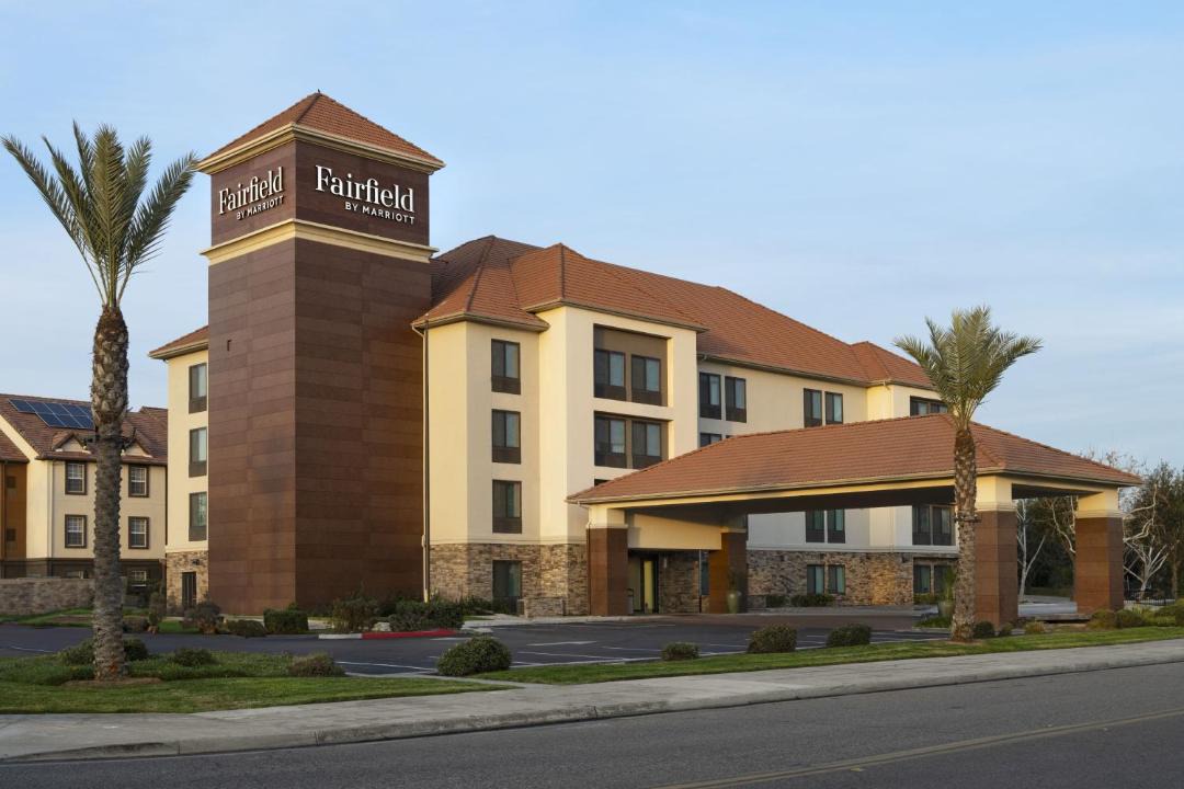 Photo of Buildings in Raisin