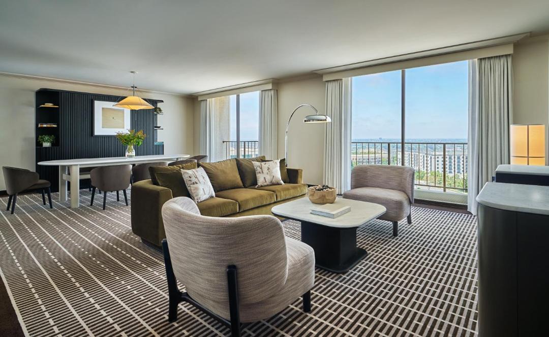 Photo of Livingroom in Newport Center