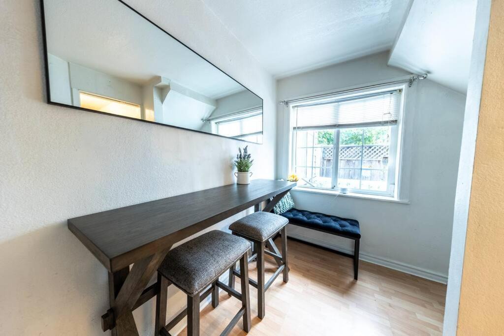 Photo of Livingroom in San Bruno
