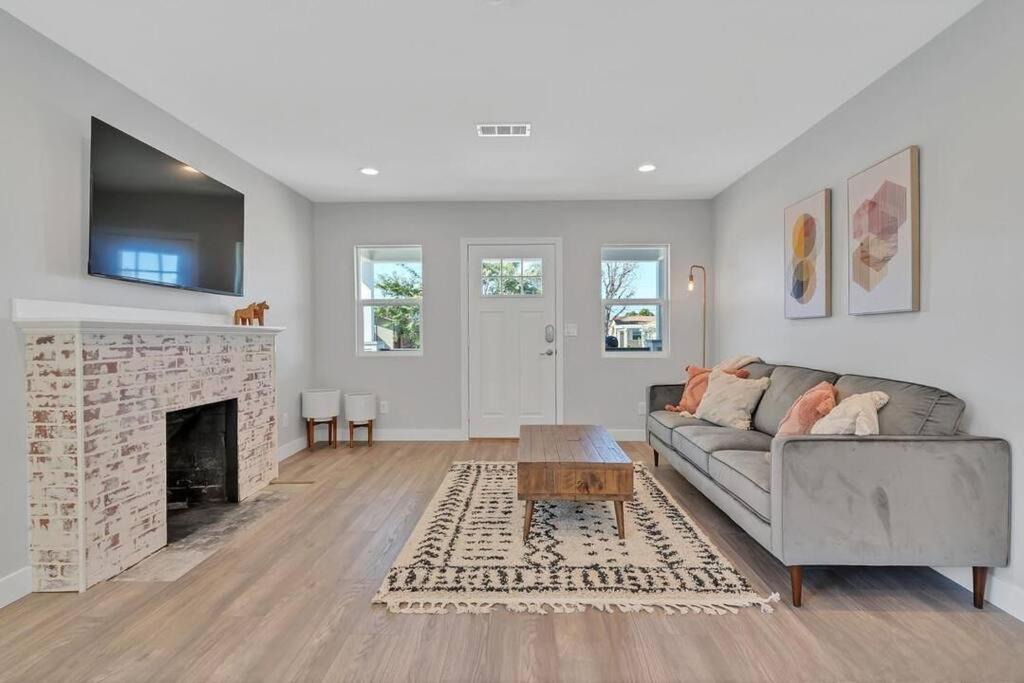 Photo of Livingroom in Normal Heights