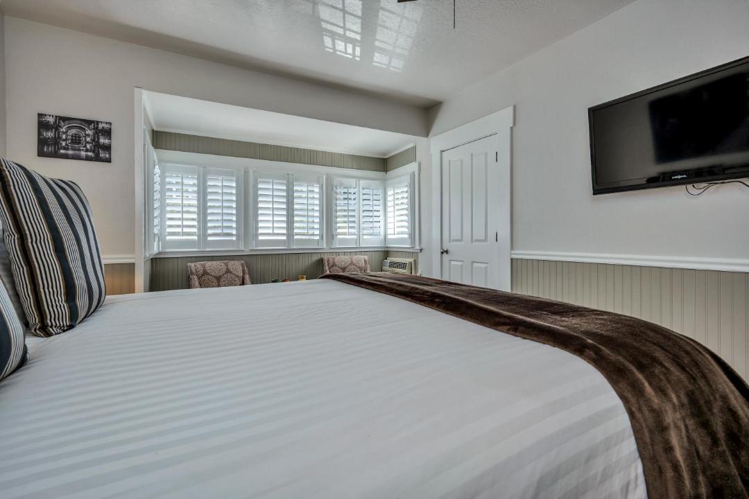 Photo of Bedroom in Calistoga