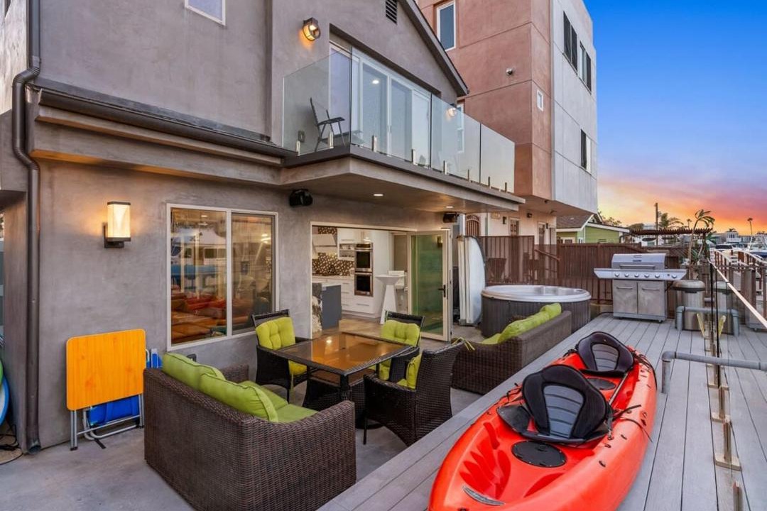 Photo of Patio Balcony in Sunset Beach