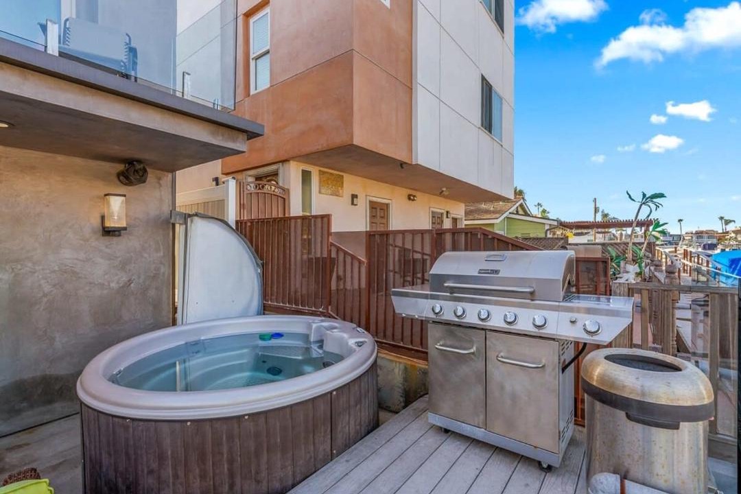 Photo of Patio Balcony in Sunset Beach
