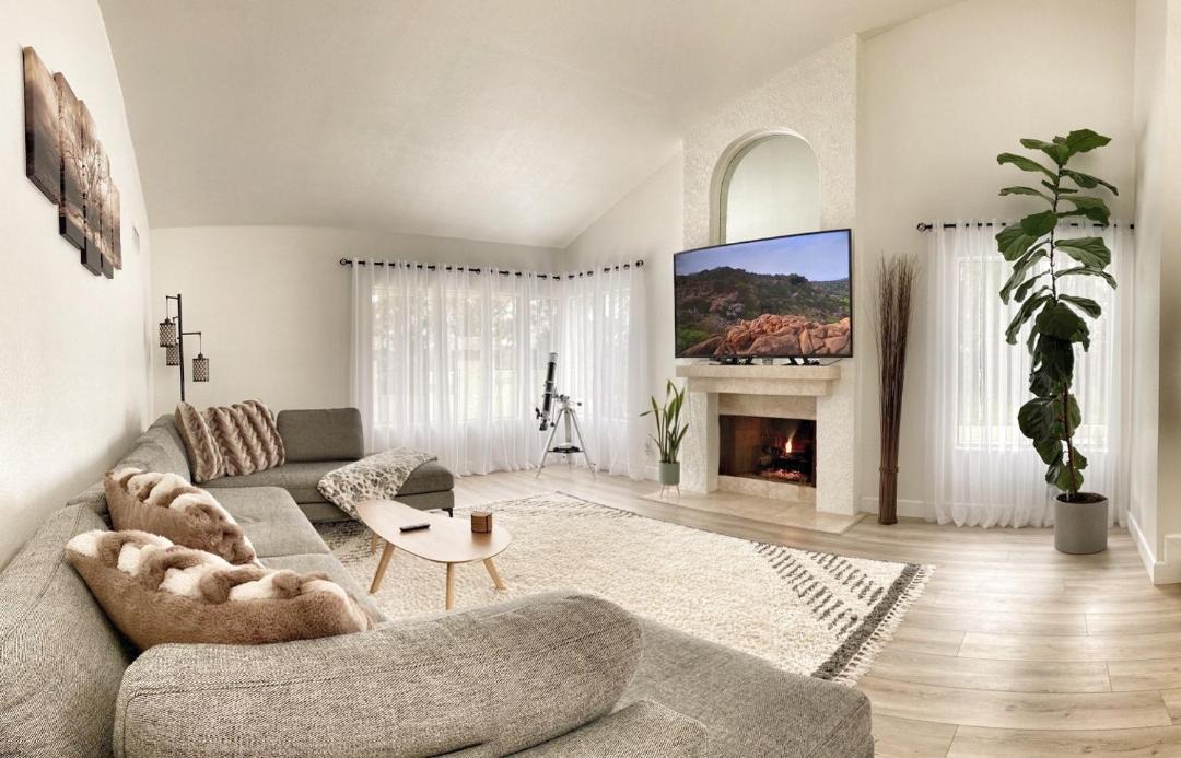 Photo of Livingroom in Laguna Hills