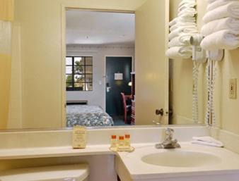 Photo of Bathroom in Orange